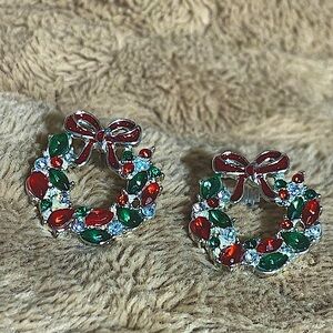 $3/30 sec start Wreath Acrylic Silver Toned Earrings